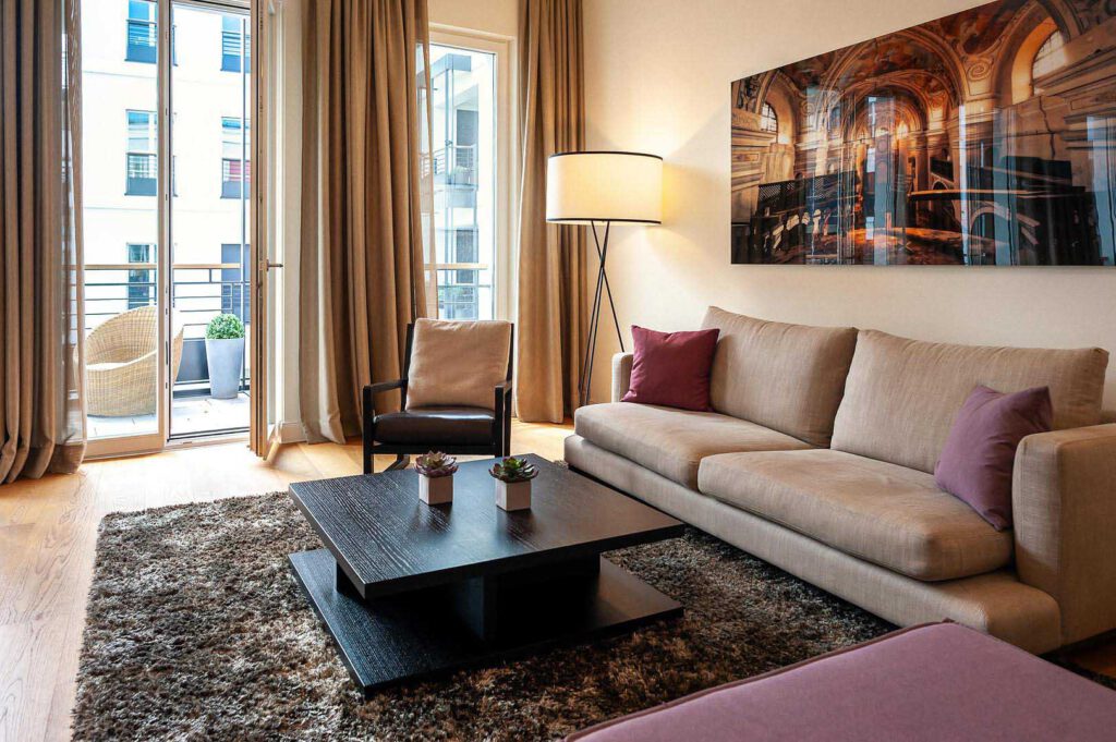 Wohnzimmer des Executive Apartment in den The Wellem Residences in Düsseldorf