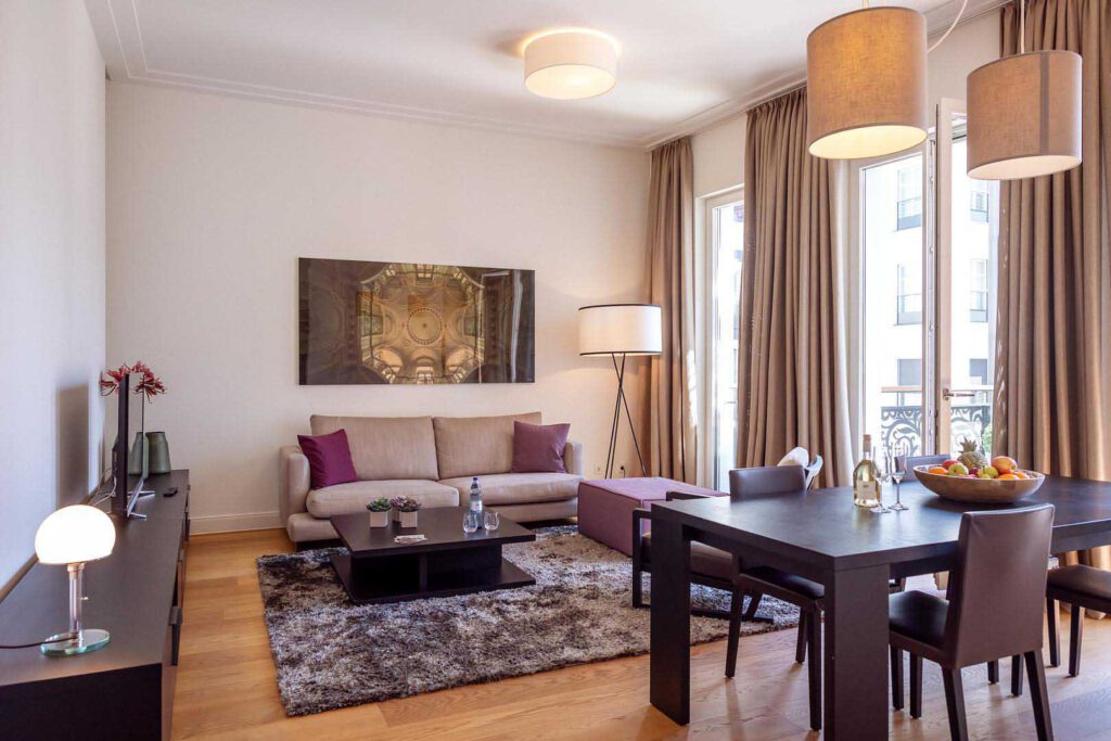 Wohnzimmer des Executive Apartment 2 Bedrooms in den The Wellem Residences in Düsseldorf