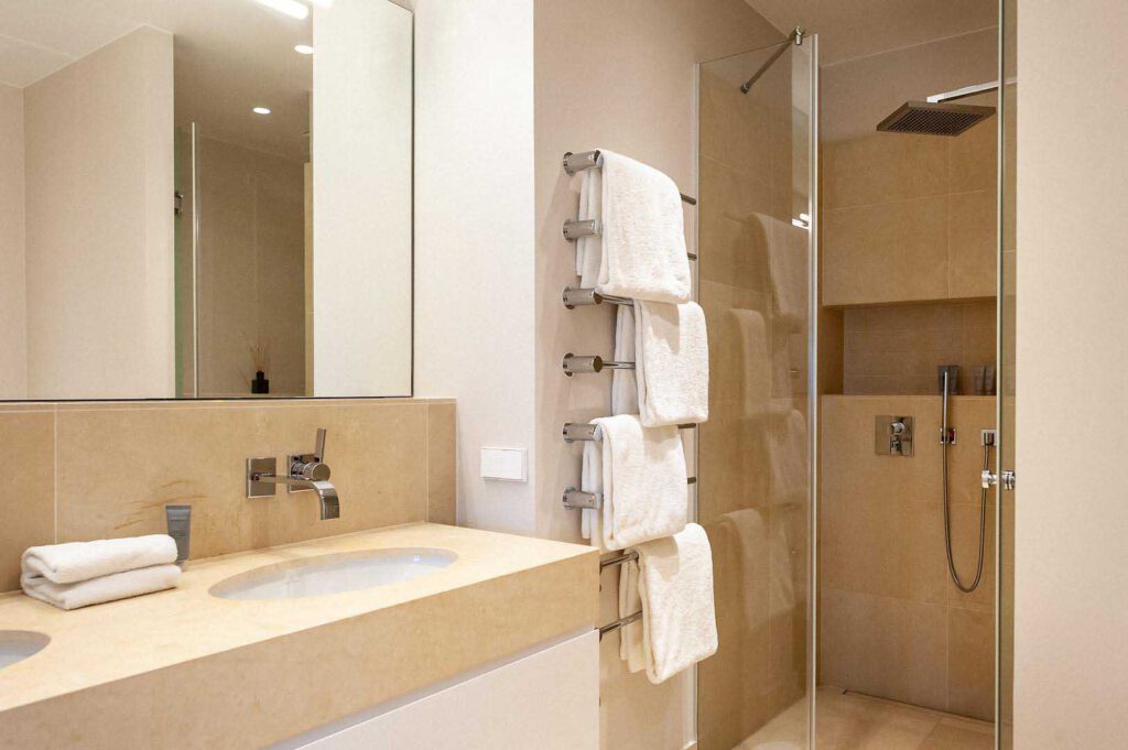 Badezimmer des Executive Apartment 2 Bedrooms in den The Wellem Residences in Düsseldorf