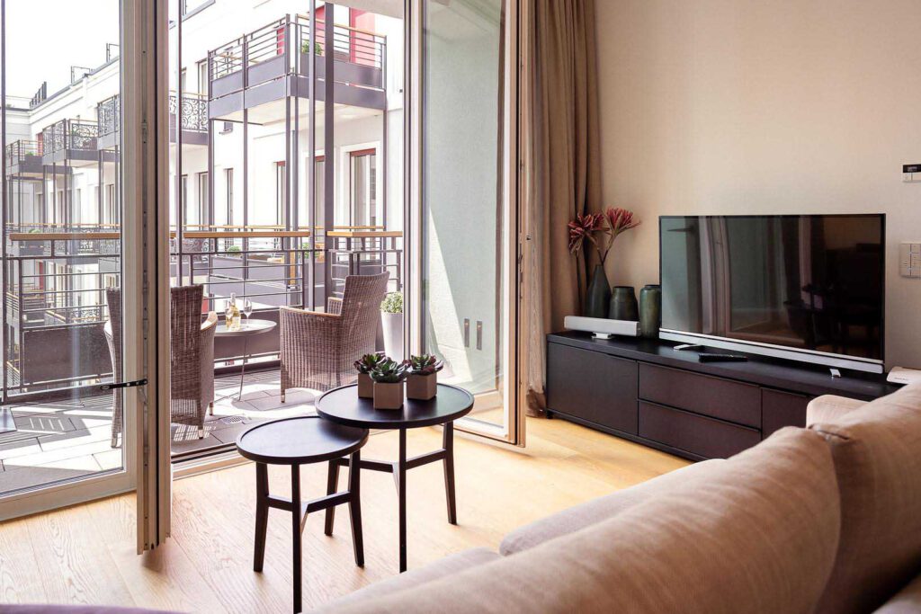 Wohnzimmer des Executive Apartment 2 Bedrooms in den The Wellem Residences in Düsseldorf