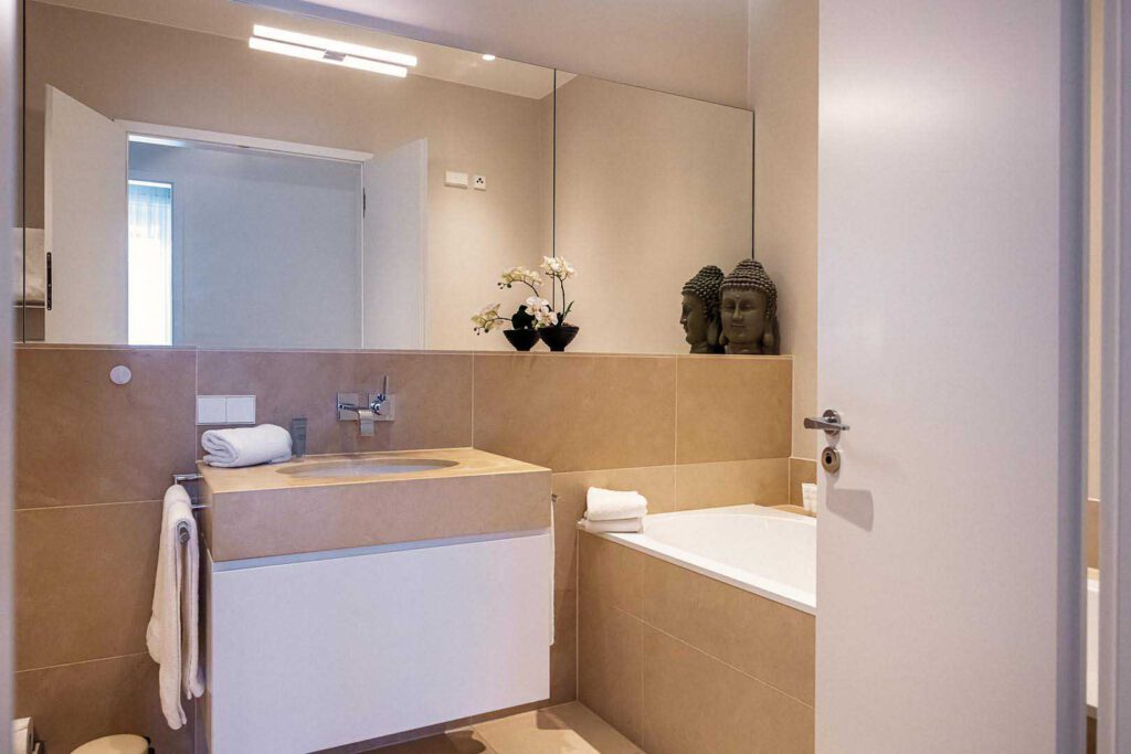 Badezimmer des Executive Apartment 2 Bedrooms in den The Wellem Residences in Düsseldorf