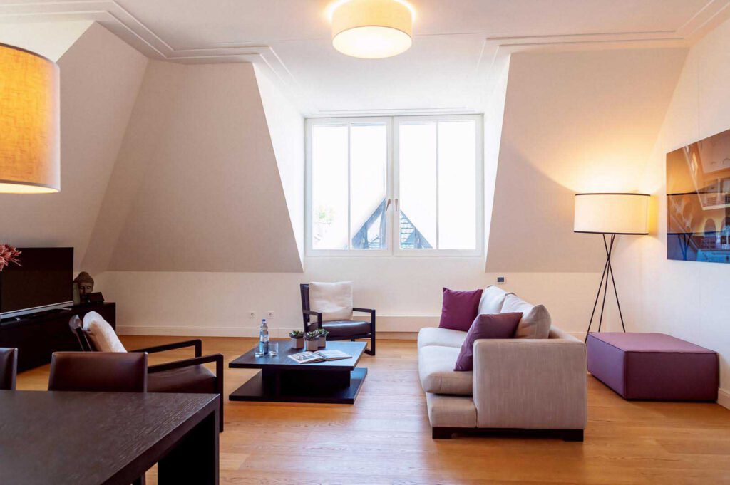 Wohnzimmer des Executive Penthouse 2 Bedrooms in den The Wellem Residences in Düsseldorf