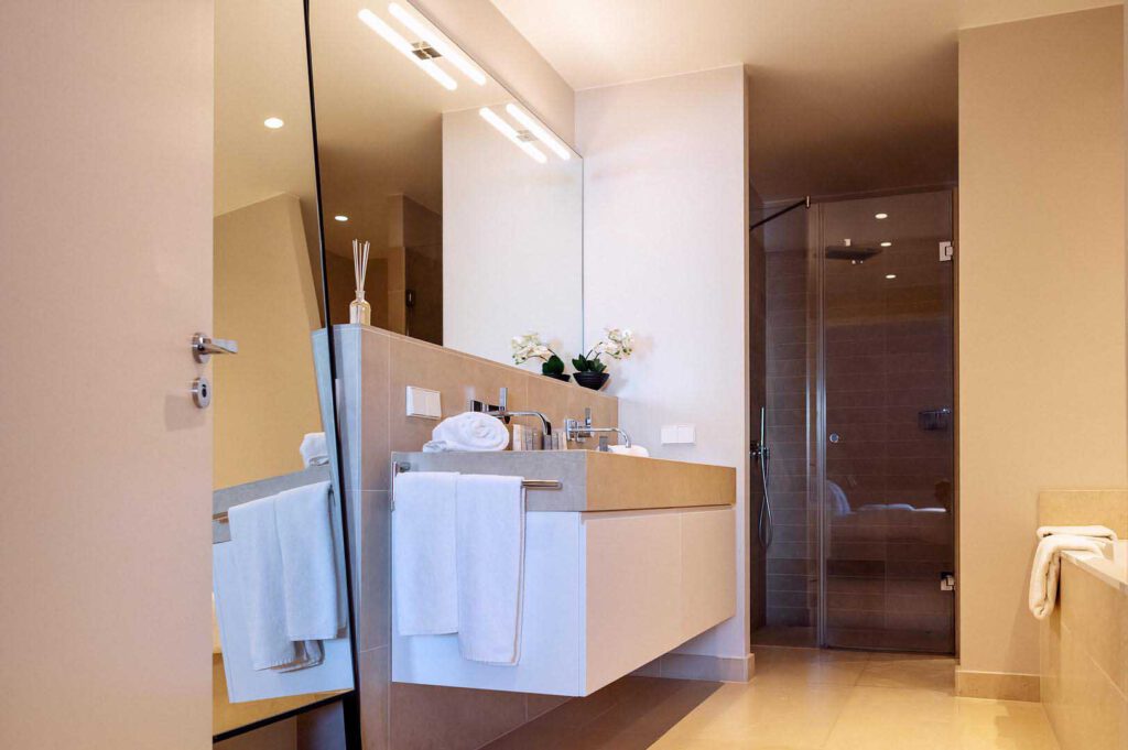 Badezimmer des Executive Penthouse 2 Bedrooms in den The Wellem Residences in Düsseldorf