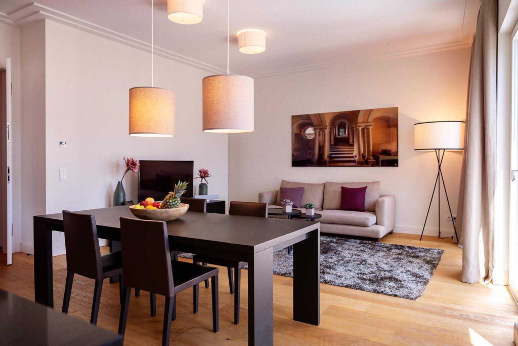 Wohn und Esszimmer des Penthouses in den The Wellem Residences in Düsseldorf