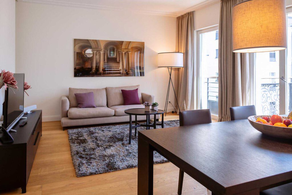 Wohn und Esszimmer des Penthouses in den The Wellem Residences in Düsseldorf