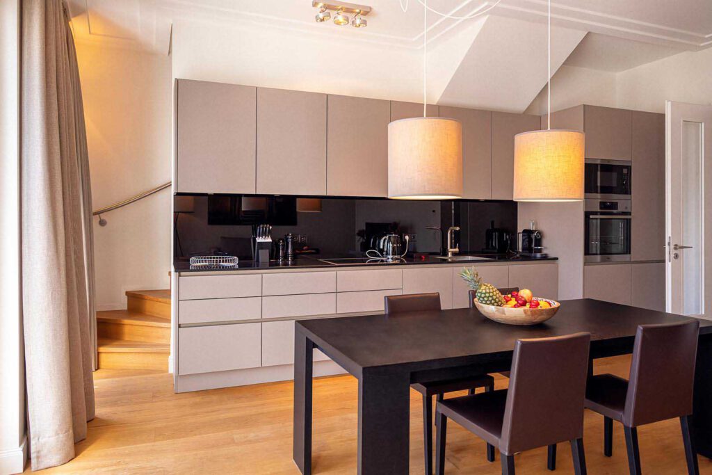 Küche des Penthouses in den The Wellem Residences in Düsseldorf