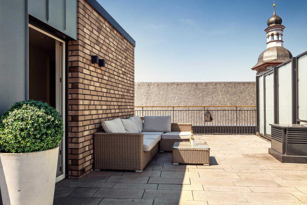 Dachterrasse des Penthouses in den The Wellem Residences in Düsseldorf