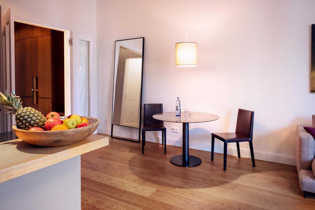 Wohnzimmer des Premium Apartment in den The Wellem Residences in Düsseldorf