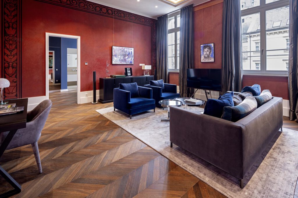 Wohnzimmer der Castle Suite im Hotel The Wellem Düsseldorf